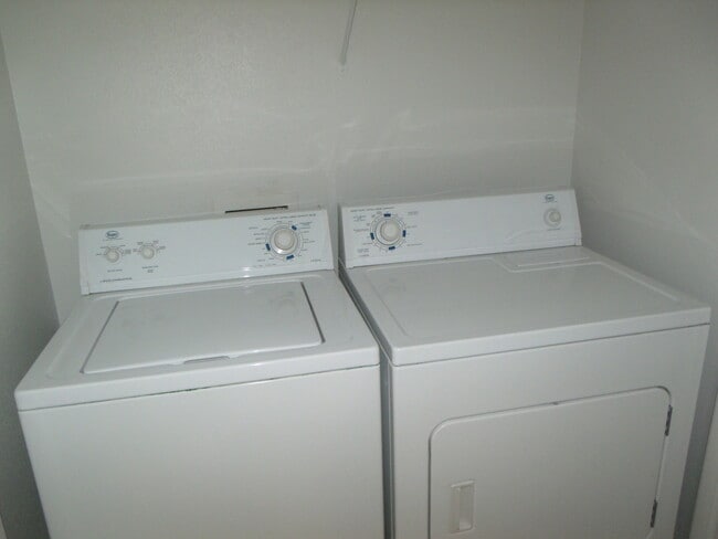 Building Photo - Upper unit at Tuscano with Stainless and G...