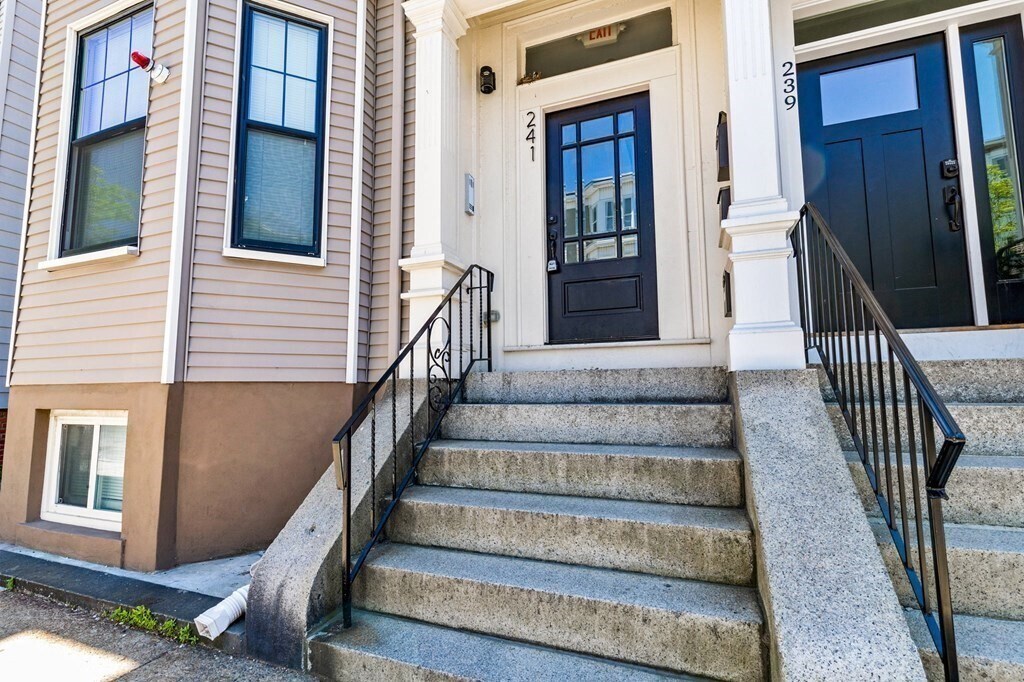 Building Photo - 241 Lexington St