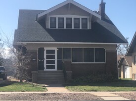 Building Photo - 1819 11th Ave