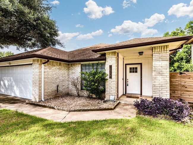 Building Photo - Lovely 3/BR 2.5/BA Modern Home with Premiu...