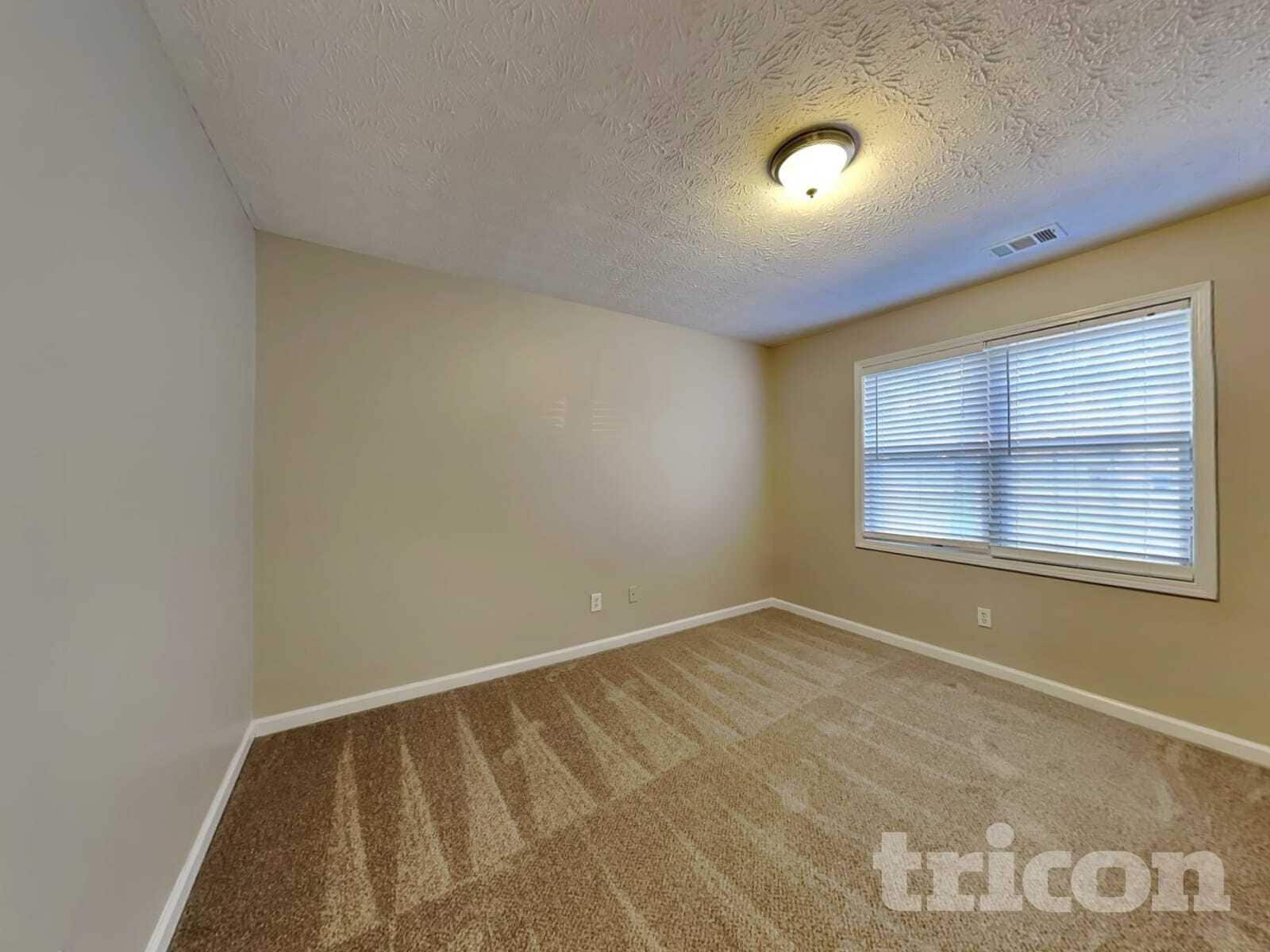 Building Photo - 375 Radcliffe Trce