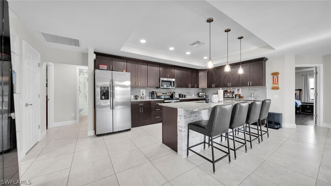 Building Photo - 569 Croydon Ave S