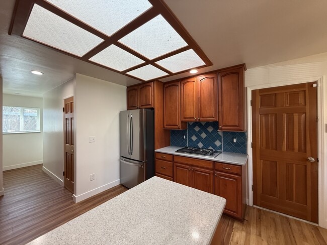 Building Photo - 5 Montclair Dr