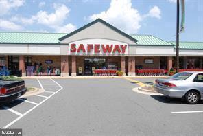 Building Photo - 6631 Wakefield Dr