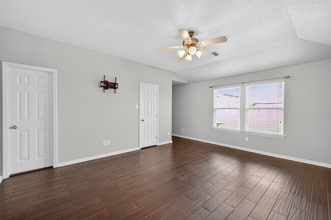 Building Photo - 4038 Mt Everest Way
