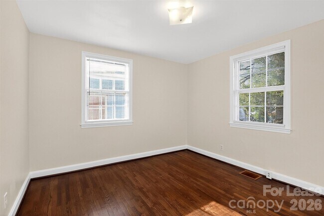 Building Photo - 1415 Herrin Ave