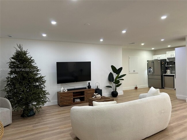 Building Photo - 15915 SW 103rd Pl