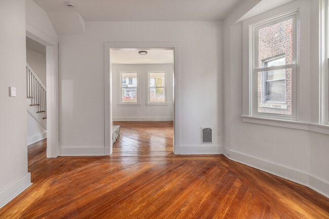 Building Photo - 400 East Ave