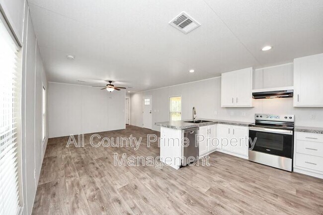 Building Photo - 1560 Brown Rd