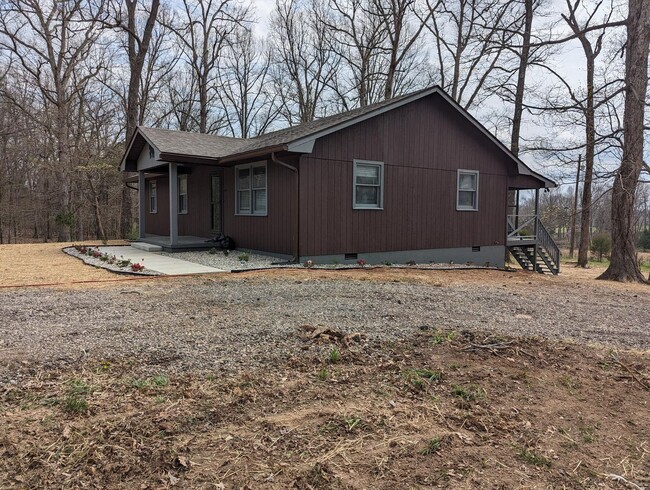 Building Photo - Newly Remodeled Home in Eastview/White Mills