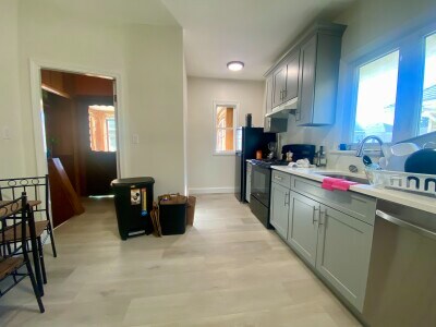 Building Photo - 100 W Adams St