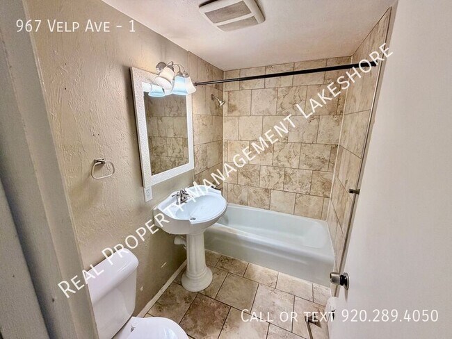 Building Photo - 967 Velp Ave