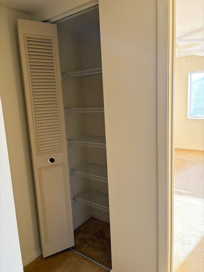 Building Photo - 503 Shady Pine Way