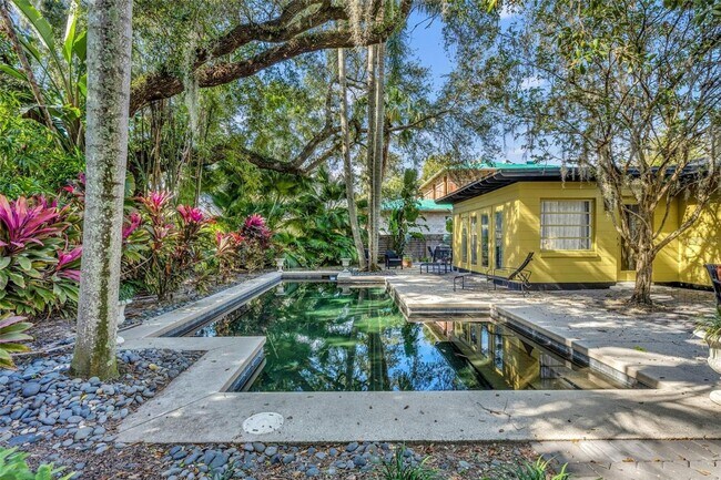 Building Photo - Fabulous pool home in Winter Park!