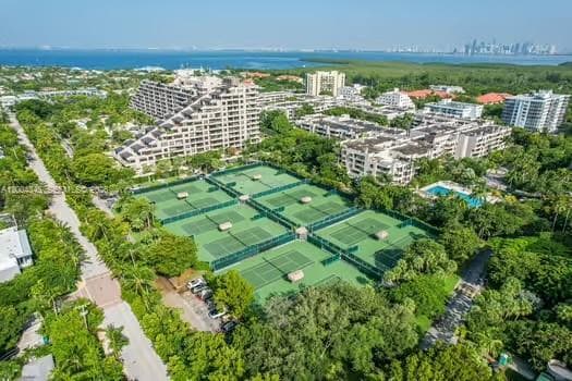 Building Photo - 151 Crandon Blvd