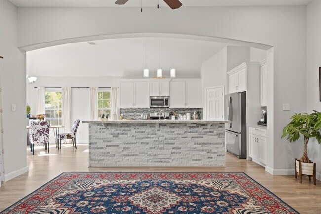 Building Photo - 5602 Belmark St