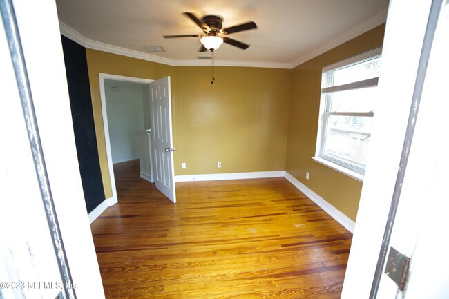 Building Photo - 2010 3rd St