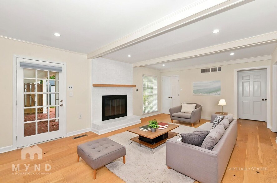 Building Photo - 2335 Hickory Crest Dr