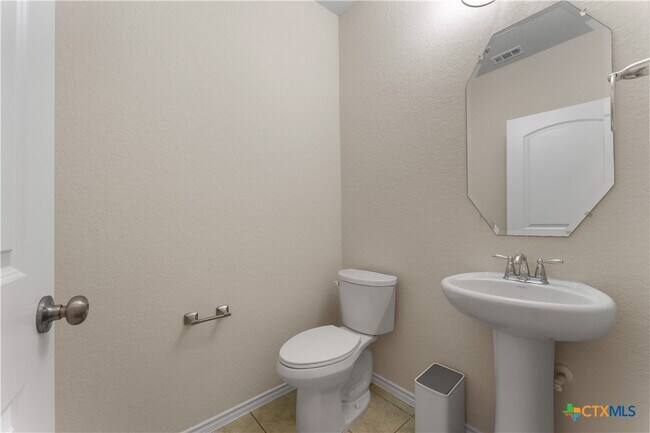 Building Photo - 942 Blue Violet