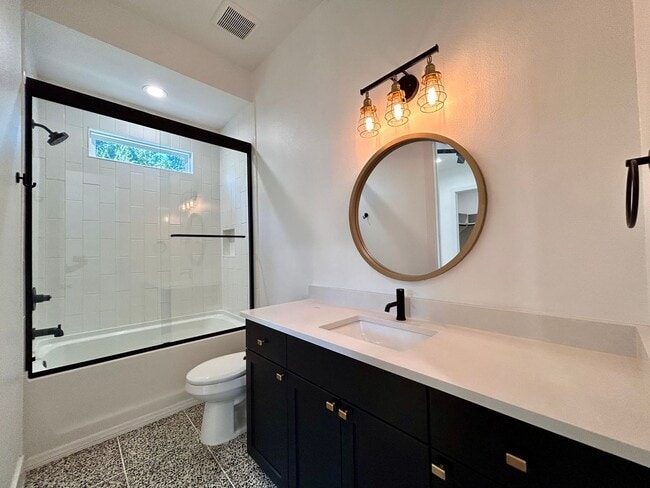 Building Photo - 4010 Clawson Rd