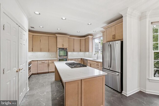 Building Photo - 10417 Snow Point Dr