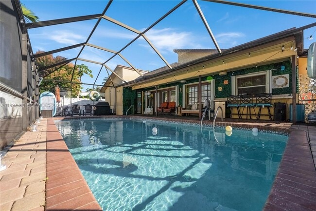 Building Photo - 5821 NW 56th Pl