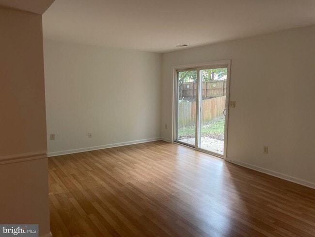 Building Photo - 1358 Hazel Nut Ct
