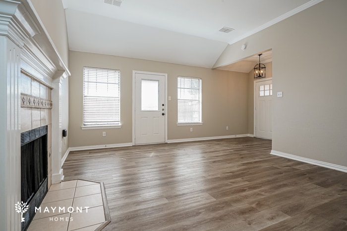 Building Photo - 3000 Huntington Ct