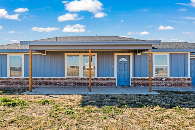 Building Photo - Country Living In Roosevelt ISD!