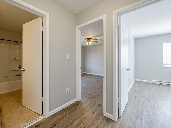 Building Photo - 125 E Van Riper Rd