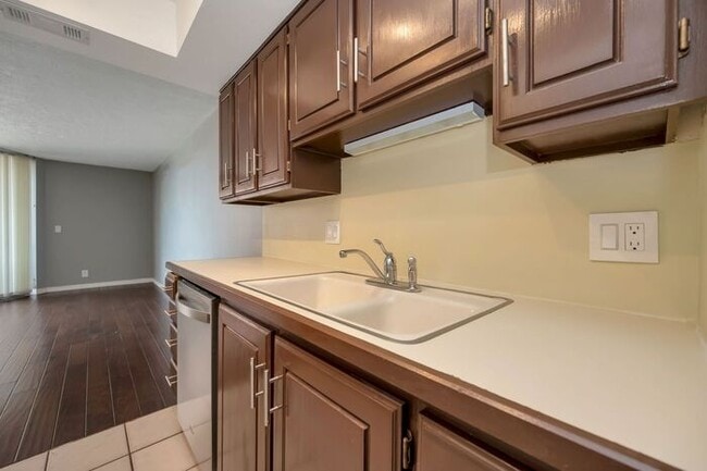 Building Photo - Modern Downtown Condo with Secure Access at Arlington Place