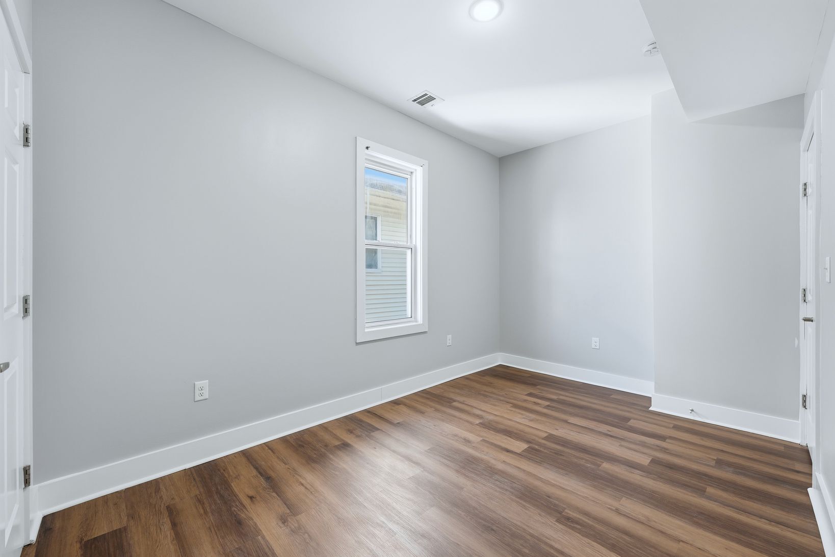 Building Photo - 913 S 18th St