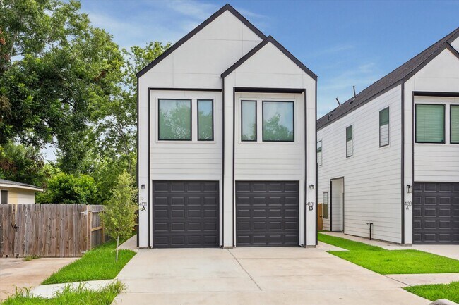Primary Photo - 4131 Mallow St