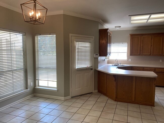 Building Photo - Beautiful 3/2 Home in Lake Azalea Subdivis...