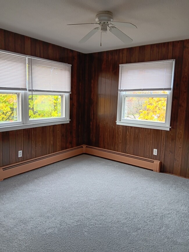 Building Photo - 2479 Malletts Bay Ave