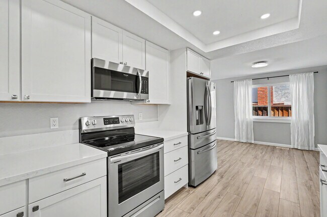 Building Photo - 3143 Shriver Dr