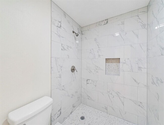 Building Photo - 14006 Briarworth Dr