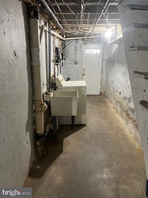 Building Photo - 640 Allengrove St