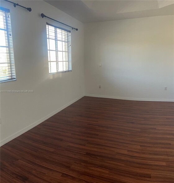 Building Photo - 4409 NW 113th Ct