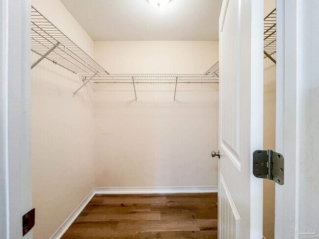 Building Photo - 5853 Bilek Dr