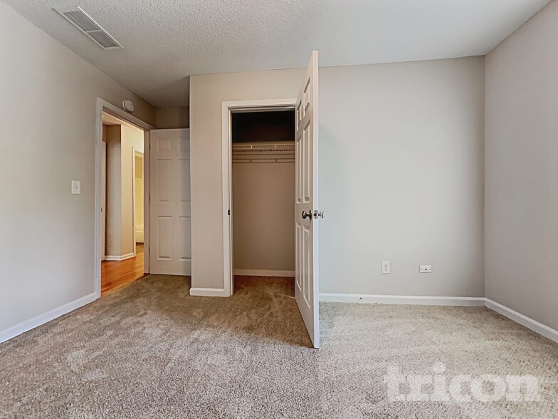 Building Photo - 122 Chippewa Run