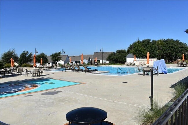 Building Photo - 245 Crystal Brook Dr