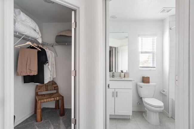 Building Photo - 2 MONTHS FREE!! Apply Now! 2BED 2.5BATH