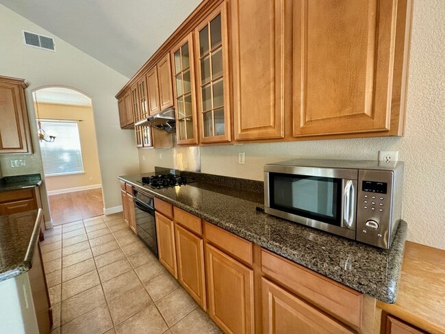 Building Photo - Beautiful Four-Bedroom Home Available in Folsom!