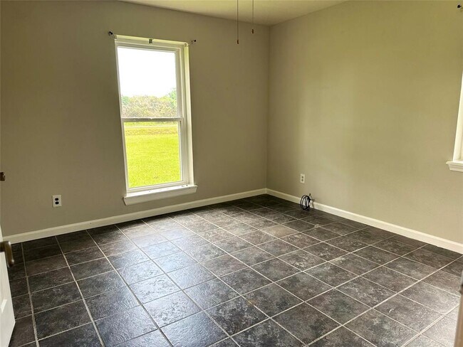 Building Photo - 688 County Rd 6681