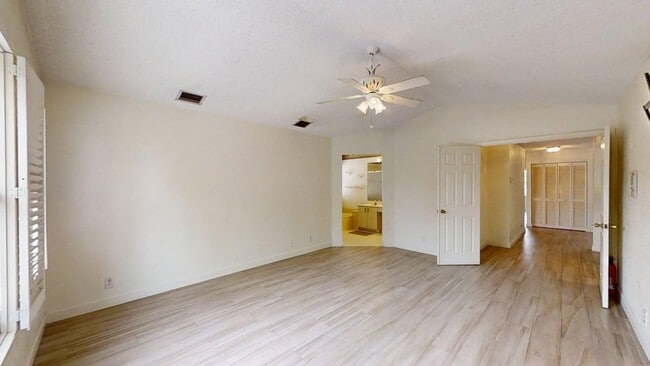 Building Photo - 23330 La Vida Way