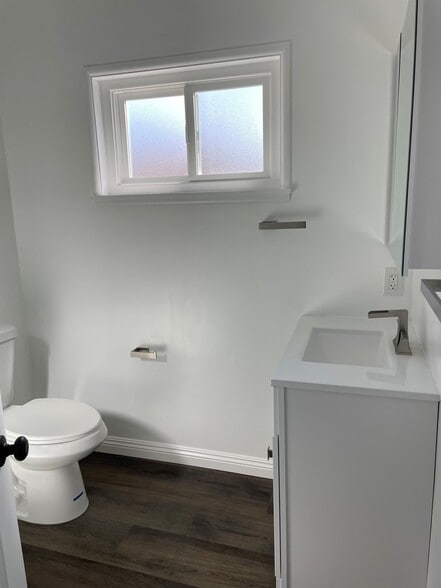 Bedroom 1 Bathroom - 727 Pine Dr