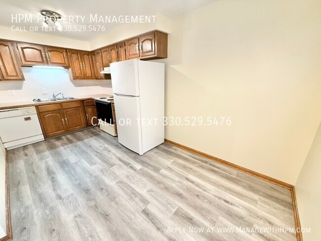 Building Photo - 2379 Ashdale St NW