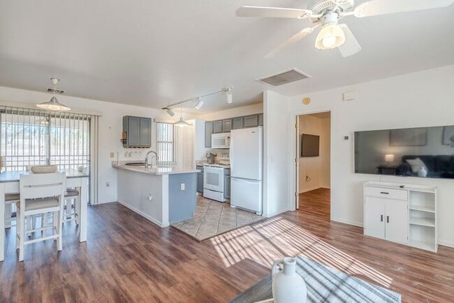 Building Photo - Turnkey Charm in Green Valley – Furnished Townhome with Gated Serenity!