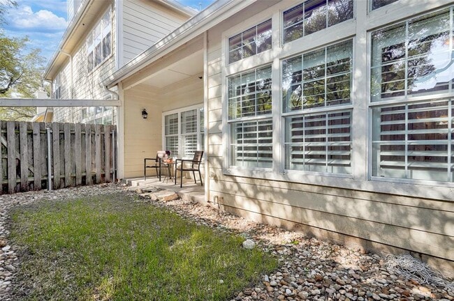 Building Photo - 10300 Morado Cove